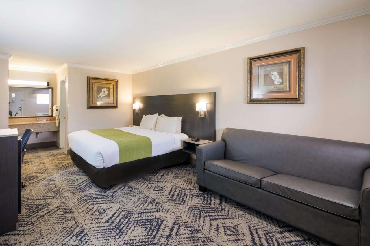 Surestay Hotel By Best Western Rockdale Bagian luar foto