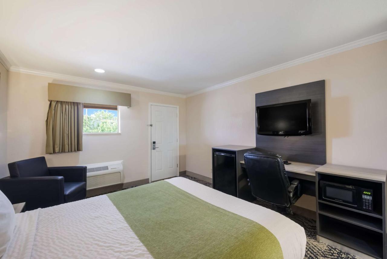Surestay Hotel By Best Western Rockdale Bagian luar foto