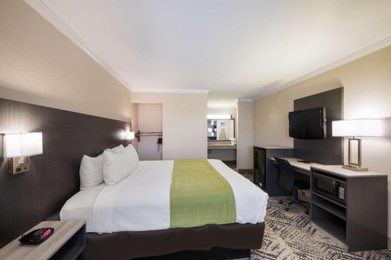 Surestay Hotel By Best Western Rockdale Bagian luar foto