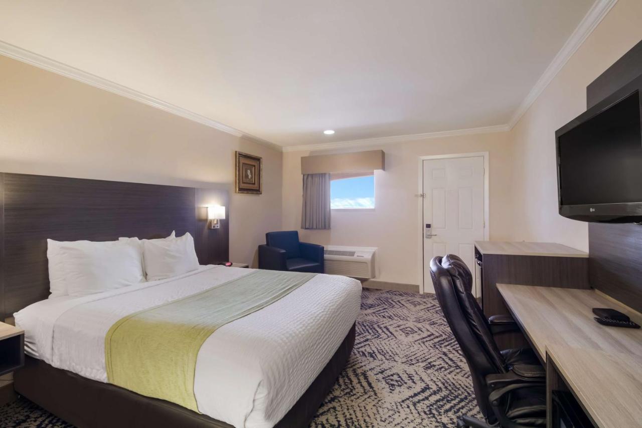 Surestay Hotel By Best Western Rockdale Bagian luar foto