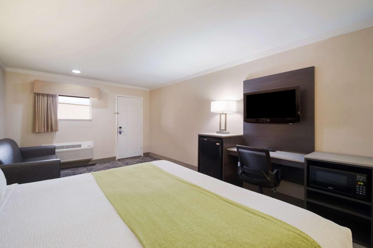 Surestay Hotel By Best Western Rockdale Bagian luar foto