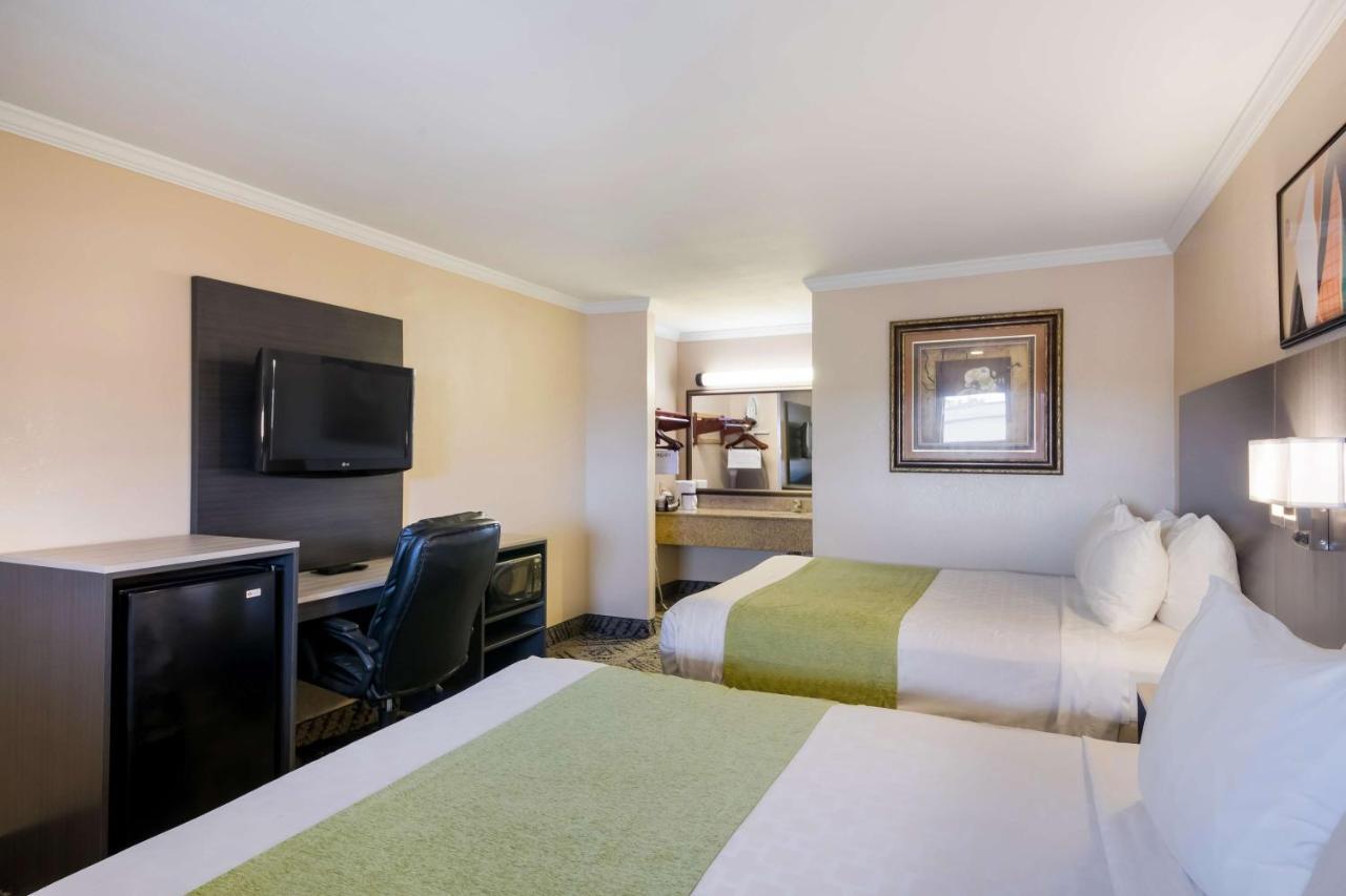 Surestay Hotel By Best Western Rockdale Bagian luar foto