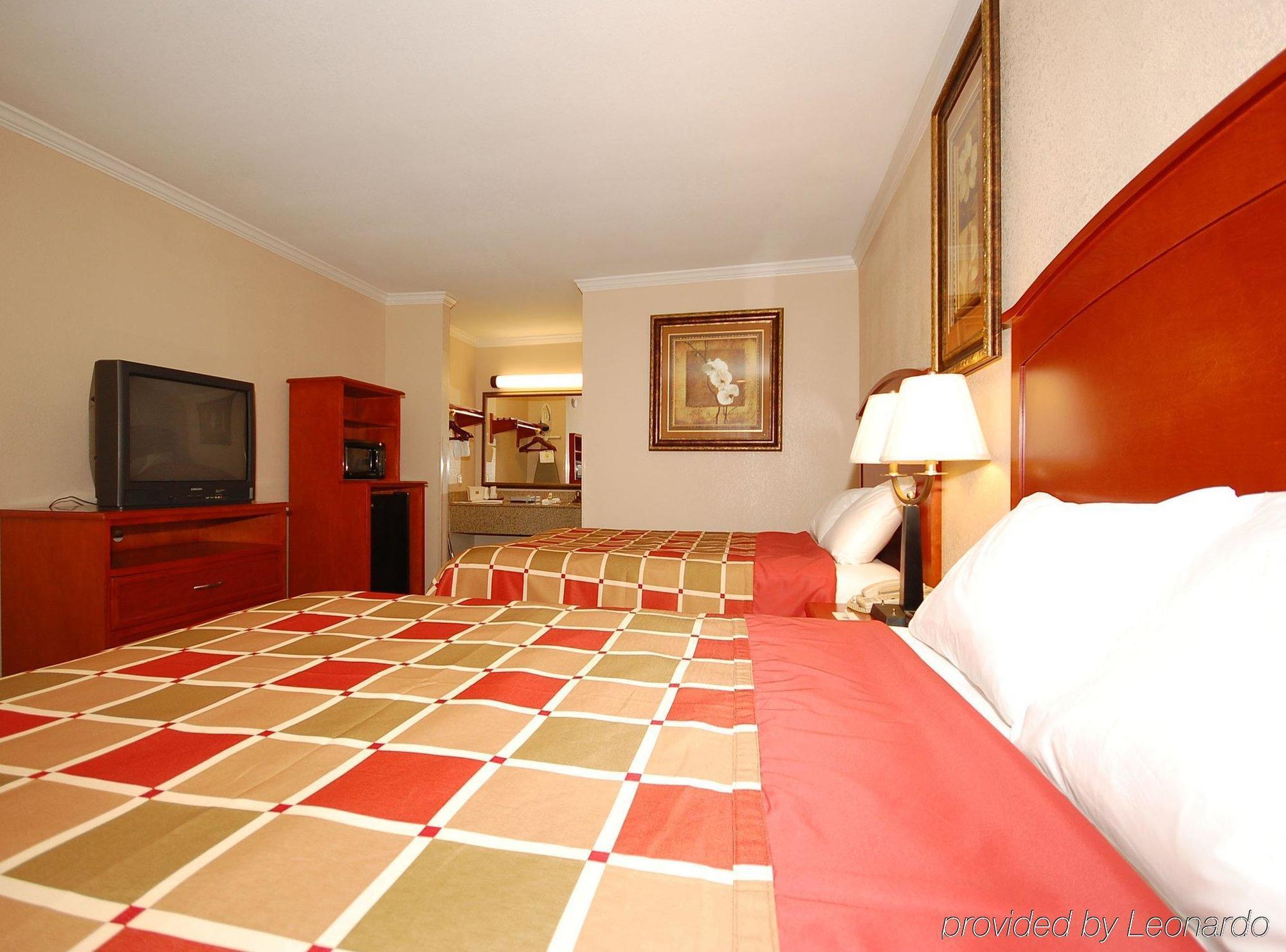 Surestay Hotel By Best Western Rockdale Bagian luar foto